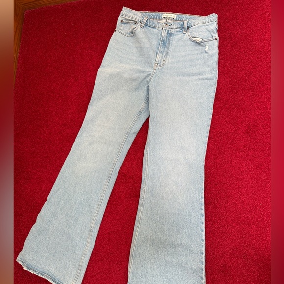 Abercrombie & Fitch High Rise Vintage Flare Jean - Picture 5 of 11